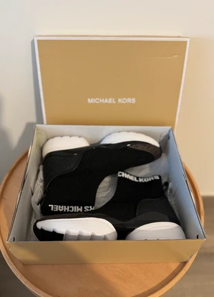 Michael Kors Roobie Bootie Brand New, marque: Michael Kors, état: Neuf avec étiquette, taille: 37, 94,00 €, 99,40 € Protection acheteurs incluse