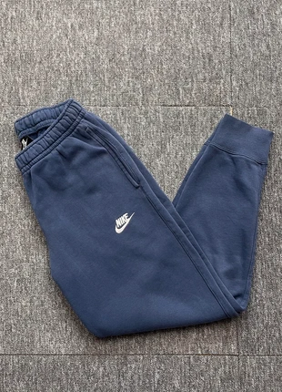 Jogging bleu marine, pantalon de sport, streetwear, Nike avec le solo swoosh taille XS, marke: Nike, zustand: Sehr gut, größe: XS, 20,00 €, 21,70 € inklusive Vinted-Käuferschutz