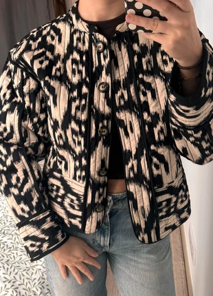 Veste kiabi à motif noir et blanc, marke: Kiabi, zustand: Sehr gut, größe: S / 36 / 8, 12,00 €, 13,30 € inklusive Vinted-Käuferschutz