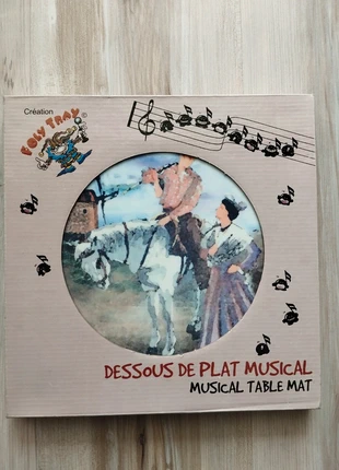 Dessous de plat musical, marca: Foly Tray, estado: Novo com etiquetas, €15.00, €16.45 inclui Proteção do Comprador