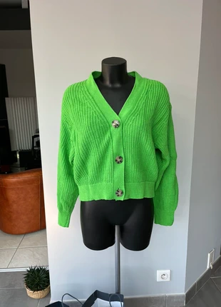 Pull cardigan vert avec col V - H&M, merk: H&M, staat: Heel goed, maat: S / 36 / 8, € 11,00, € 12,25 inclusief Kopersbescherming