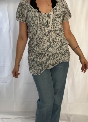 Blouse manches courtes a motif fleurie blanc gris vintage signé clara Vitti taille 46/48 (coton), marke: Vintage Dressing, zustand: Sehr gut, größe: 4XL / 48 / 20, 10,00 €, 11,20 € beinhaltet Vinted-Käuferschutz Pro