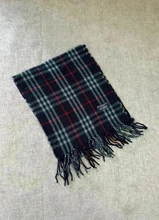 Écharpe Burberry bleu marine, brand: Burberry, condition: Very good, €40.00, €42.70 includes Buyer Protection Pro