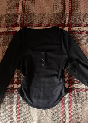 Crop Top Nero a Maniche lunghe, brand: COQUETTE, condizioni: Ottime, taglia: XS / IT 38 / EU 34, €7.00, €8.05 include la Protezione acquisti