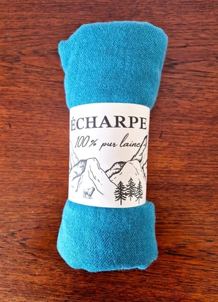 Écharpe bleu 100% laine neuve avec étiquette, état: Neuf avec étiquette, 15,00 €, 16,45 € Protection acheteurs incluse