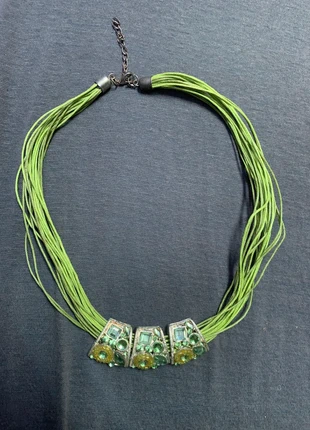 Un collier + une paire de boucles d’oreilles vers, condition: Good, €6.00, €7.00 includes Buyer Protection