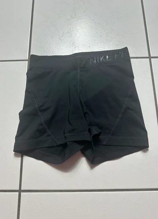 Short noir Nike Pro, brand: Nike, condizioni: Buone, taglia: XS / IT 38 / EU 34, €10.00, €11.20 include la Protezione acquisti Pro
