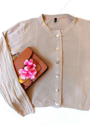 Benetton cardigan beige 34/36, merk: United Colors of Benetton, staat: Heel goed, maat: XS / 34 / 6, € 10,00, € 11,20 inclusief Kopersbescherming