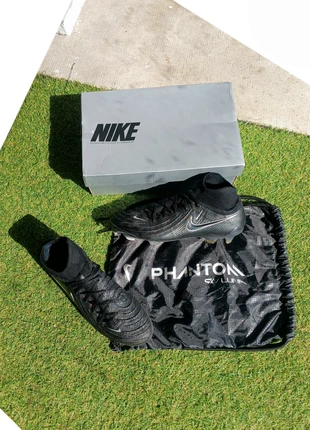 Paire crampons Nike phantom elite foot football noir bleu sport fg luna non gx sg ag, brand: Nike, condizioni: Ottime, taglia: 44, €100.00, €105.70 include la Protezione acquisti