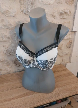 Soutien gorge 110E, marque: Gorteks, état: Neuf avec étiquette, taille: 110E, 12,00 €, 13,30 € Protection acheteurs incluse