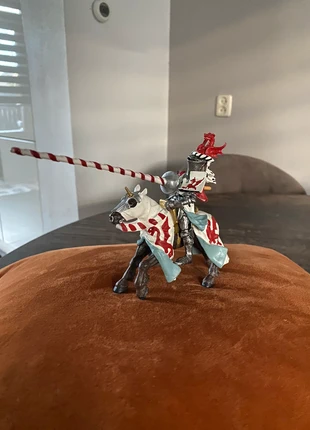 Jousting Knight Red Dragon, merk: Schleich, staat: Heel goed, maat: Universeel, € 12,50, € 13,83 inclusief Kopersbescherming