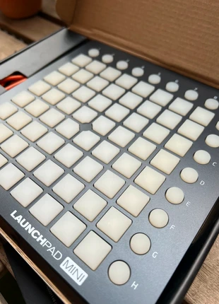 Launchpad Mini Mk2, état: Neuf avec étiquette, 45,00 €, 47,95 € Protection acheteurs incluse