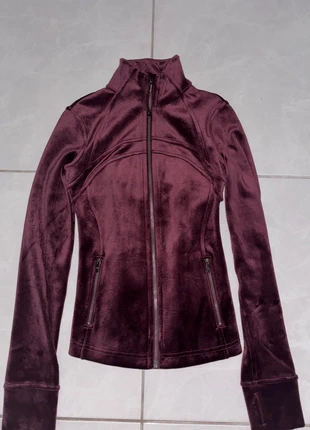 Veste cintré mauve / violette / grena, brand: Lululemon, condition: New without tags, size: XXS / 32 / 4, €300.00, €315.70 includes Buyer Protection