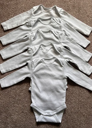 Lot de 5 body manches longues, merk: C&A, staat: Nieuw zonder prijskaartje, maat: 3-6 maanden / 62 cm, € 15,00, € 16,45 inclusief Kopersbescherming