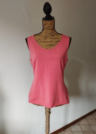 Haut Hugo Boss femme, marke: Hugo Boss, zustand: Sehr gut, größe: XL / 42 / 14, 10,00 €, 11,20 € inklusive Vinted-Käuferschutz