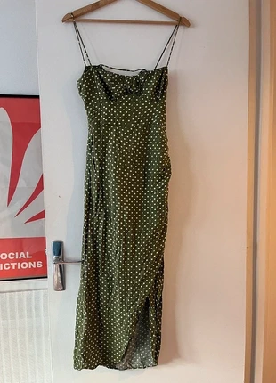 Green Polka Dot Midi Slip Dress, marque: Zara, état: Très bon état, taille: S / 36 / 8, 8,00 €, 9,10 € Protection acheteurs incluse