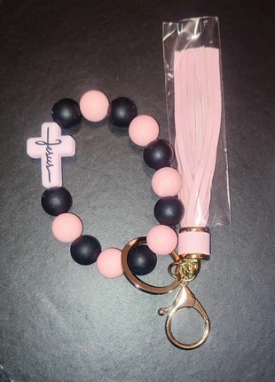 Porte clés rose girly croix chrétienne
Neuf, estado: Novo sem etiquetas, €5.00, €5.95 inclui Proteção do Comprador