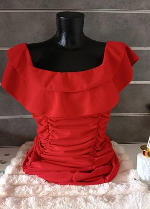 Robe rouge SHEIN – Taille M – Froncée & ultra féminine, marque: Shein, état: Très bon état, taille: M / 38 / 10, 5,00 €, 5,95 € Protection acheteurs incluse