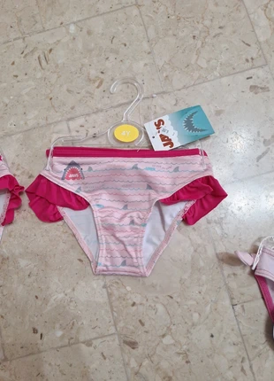 Mutandine da bagno nuova, brand: JAWS, condizioni: Nuovo con cartellino, taglia: 4 anni / 104 cm, €6.00, €7.00 include la Protezione acquisti