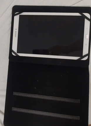 Tablet Samsung, merk: Samsung, model: Galaxy Tab E 9.6, staat: Heel goed, € 28,00, € 30,10 inclusief Kopersbescherming