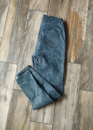 Pantalon Imprimé Animal Noir et Gris Camaïeu Taille 38, marque: Camaïeu, état: Très bon état, taille: M / 38 / 10, 2,00 €, 2,80 € Protection acheteurs incluse