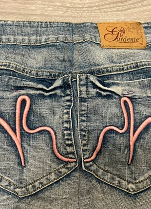 Stylischer Jeansrock – mit auffälliger Stickerei auf den Gesäßtaschen y2k Style, merk: Sonstiges, staat: Goed, maat: S / 36 / 8, € 9,00, € 10,15 inclusief Kopersbescherming