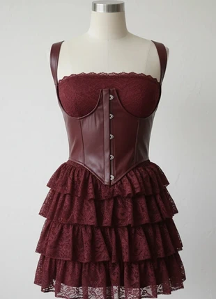 Robe Corset en Dentelle Bordeaux – Gothique Chic / Romantique / Vintage Féérique / Automne Élégant, marke: Atelier Lysandra, zustand: Sehr gut, größe: M / 38 / 10, 79,90 €, 84,60 € beinhaltet Vinted-Käuferschutz Pro