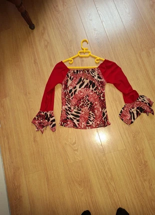 Haut rouge grand décolleté sur les epaules, estado: Muito bom, tamanho: M / 38 / 10, €7.00, €8.05 inclui Proteção do Comprador