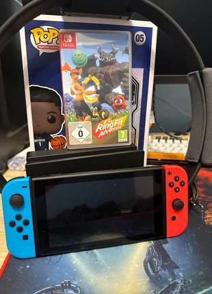 Nintendo Switch + Ring Fit Adventure, merk: Nintendo, staat: Heel goed, € 200,00, € 210,70 inclusief Kopersbescherming