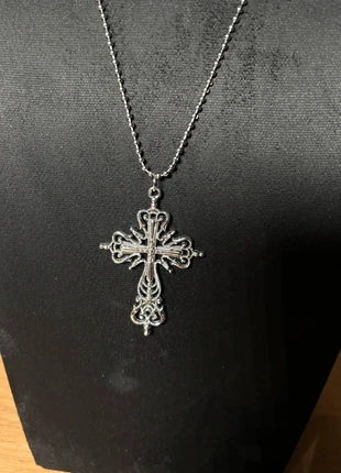 Collier Argenté Style Élégant Vintage Croix Chaîne Fine, marque: Vintage Dressing, état: Très bon état, 10,00 €, 11,20 € Protection acheteurs incluse