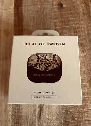 Étui AirPods, brand: Ideal Of Sweden, condition: New with tags, €12.00, €13.30 includes Buyer Protection