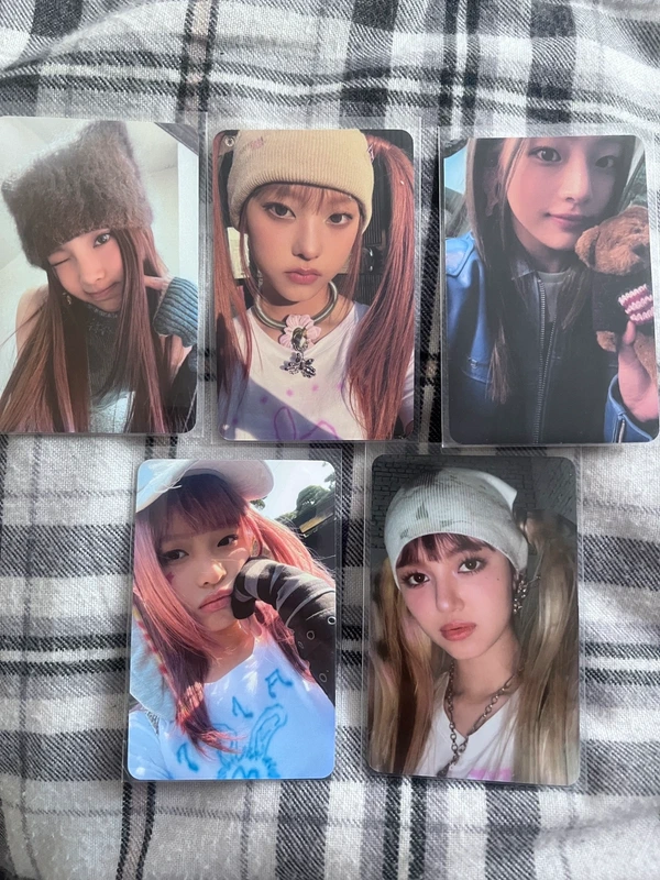 New Jeans photocards