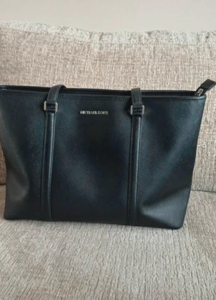 Michael Kors tas zwart groot, marque: Michael Kors, état: Très bon état, 49,99 €, 53,19 € Protection acheteurs incluse