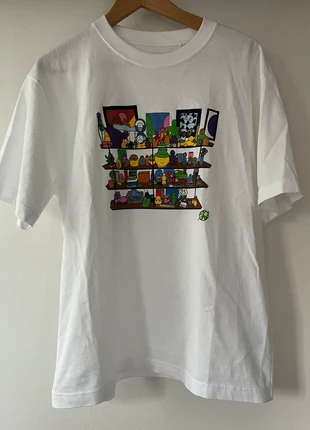 T shirt hypebeast, merk: Uniqlo, staat: Heel goed, maat: S, € 10,00, € 11,20 inclusief Kopersbescherming