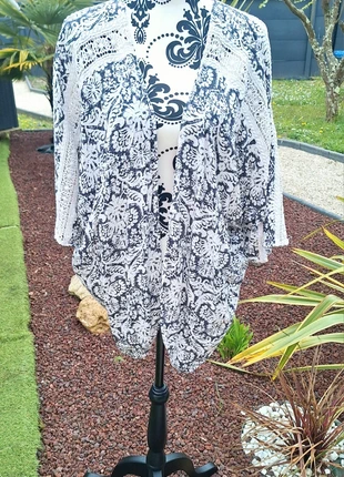 Sublime ! Kimono femme taille M Pull & Bear Come neuf, brand: Pull & Bear, condition: Very good, size: M / 38 / 10, €35.00, €37.45 includes Buyer Protection