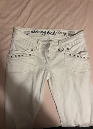 Stun white fared jeans with embroidery and embellishments, brand: Vintage Dressing, condition: Very good, size: M / 10, £22.00, £23.80 includes Buyer Protection