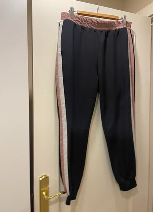 Pantalon Zara, merk: Zara, staat: Heel goed, maat: L / 40 / 12, € 7,00, € 8,05 inclusief Kopersbescherming