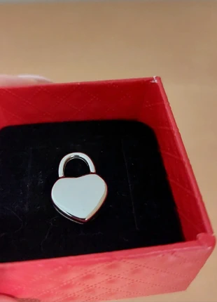 Ciondolo Charm Cuore, marke: Charm, zustand: Sehr gut, 3,20 €, 4,06 € inklusive Vinted-Käuferschutz