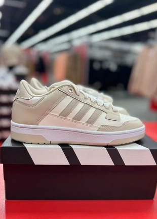 Basket Femme Adidas Rapid Court Low P.38 Beige et blanche, marque: adidas, état: Neuf avec étiquette, taille: 38, 50,00 €, 53,20 € Protection acheteurs (Pro) incluse