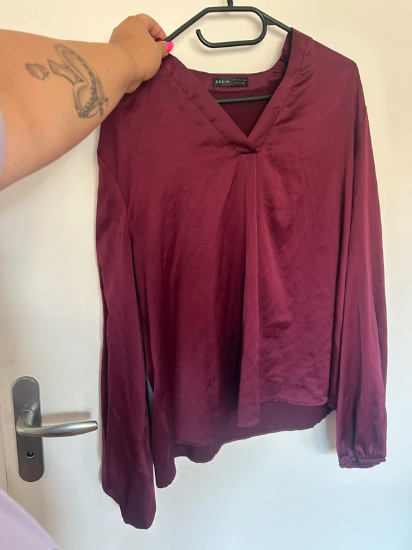 Blouse à manches satinée longues taille XL / 42
