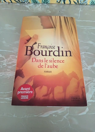 Dans le silence de l'aube, staat: Goed, € 2,00, € 2,80 inclusief Kopersbescherming Pro