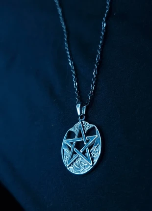 Pentagram necklace, condition: Very good, €7.00, €8.05 includes Buyer Protection