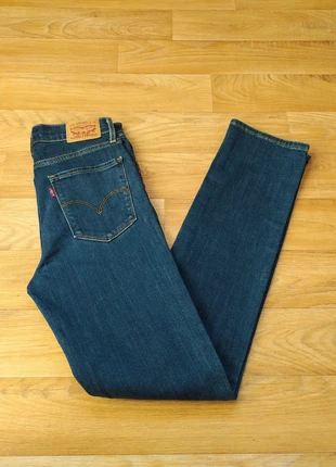 Pantalon jean Levi's Strauss Levi's 724 high rise straight W26 L30, marke: Levi's, zustand: Sehr gut, größe: XS / 34 / 6, 13,99 €, 15,39 € beinhaltet Vinted-Käuferschutz Pro