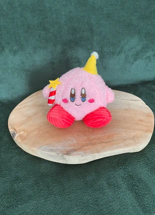 Peluche kirby anniversaire, marque: Kirby, état: Très bon état, taille: 3 ans / 98 cm, 7,80 €, 8,89 € Protection acheteurs (Pro) incluse