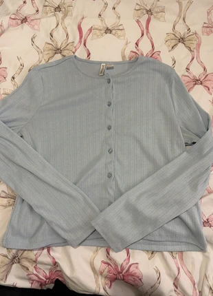 Light blue button top, brand: H&M, condition: Very good, size: XL / UK 20-22, £6.00, £7.00 includes Buyer Protection