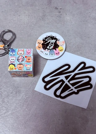 Set portachiavi spilla adesivo stray kids, marque: Stray Kids, état: Neuf sans étiquette, 7,80 €, 8,89 € Protection acheteurs incluse