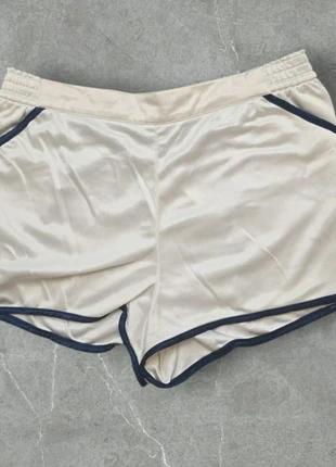 Short Adidas Vintage Années 80 Ventex "Made in France" Collection Blanc Satiné, marque: adidas, état: Très bon état, taille: S / 36 / 8, 40,00 €, 42,70 € Protection acheteurs incluse