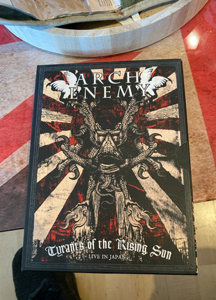 Arch Enemy Doppel Live CD und DVD Deluxe Version, état: Très bon état, 10,00 €, 11,20 € Protection acheteurs incluse