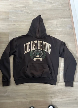 Brown LFDY hoody, merk: LFDY, staat: Goed, maat: M, € 60,00, € 63,70 inclusief Kopersbescherming