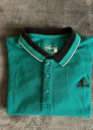 Polo Adidas Taille M, marque: adidas, état: Très bon état, taille: M, 7,00 €, 8,05 € Protection acheteurs incluse